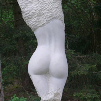 akt kalkstein torso