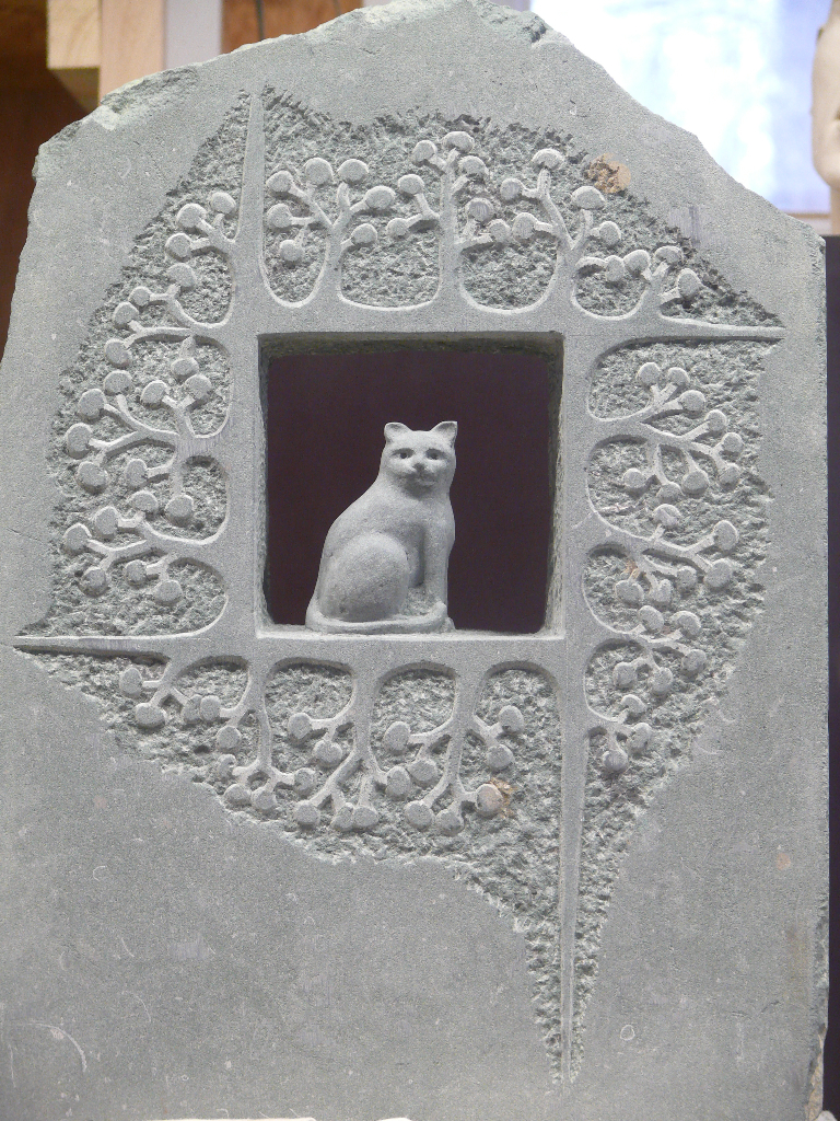 "Katze im Fenster" Anröchter Dolomit, ca. 40x40 cm